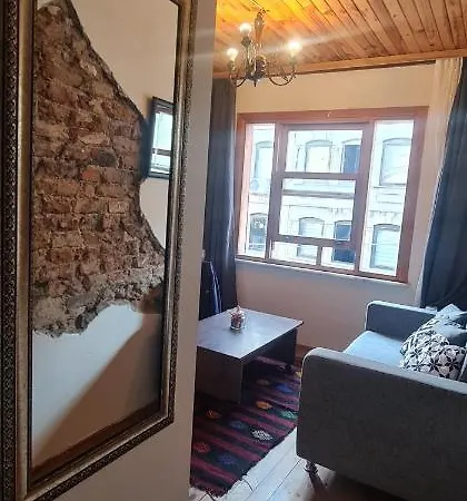 Galata Duplex Apt. *balcony* 1 Min To Metro Stn. * Istanbul