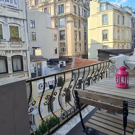 Apartment Galata Duplex Apt. *balcony* 1 Min To Metro Stn. *
