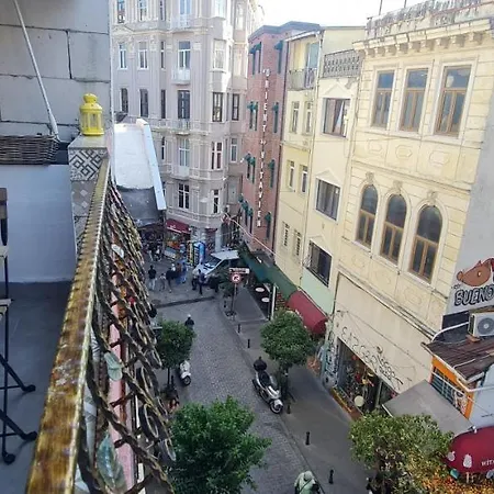 Apartment Galata Duplex Apt. *balcony* 1 Min To Metro Stn. Istanbul